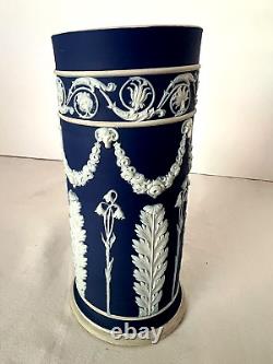 1900 Century Wedgwood Early Acanthus Spill Vase Perferfect White Sprigging