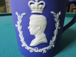 1937 Wedgwood EDWARD VIII Coronation Mug BLUE JASPERWARE RARE 4 x 4 cameo