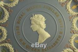 1977 Wedgwood Jasperware 5 Color Royal Silver Jubilee Plate Queen Elizabeth II