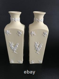 2 Wedgwood yellow jasperware primrose pattern Bud Vases in excellent condition