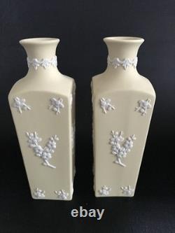 2 Wedgwood yellow jasperware primrose pattern Bud Vases in excellent condition