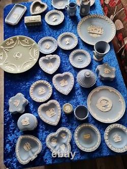 29 pieces wedgewood jasperware various items. And sizes