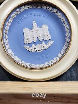 9 WEDGWOOD Jasperware Vintage Christmas Plates Blue Hampton Court England