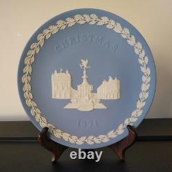 A Collection of Ten Wedgwood Jasperware Christmas Plates 1970-1978 21 cm Boxed