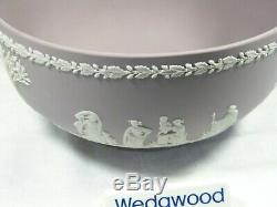 A Exqusite Wedgwood Lilac Fruit Bowl very rare and un-marked a must for you
