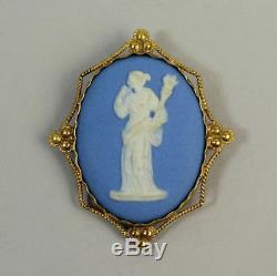 A Fine Victorian Antique 9ct Gold (tested) Wedgwood Jasper Ware Brooch