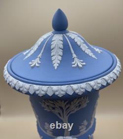 A Wedgwood Jasperware Campana Urn Vase. Exquisite