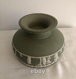 A stunning large vintage Wedgwood Jasperware Footed Fruit /display Bowl