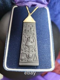 Amazing Rare WEDGWOOD Egyptian Revival Obelisk Pendant Necklace Black Basalt BOX