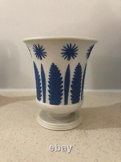 Antique Early 19th century Wedgwood Etruria Drabware Pottery vase Jasperware