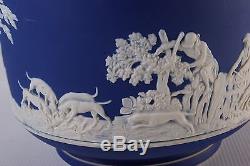 B383 Adams Jardiniere-Fox Hunting Theme Jasperware Cache Pot, White, Cobalt blue
