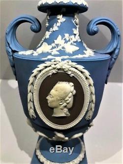C. 1790 -1830 Wedgwood Tri-colour Jasperware Portrait Pedestal 9 Urn Mint