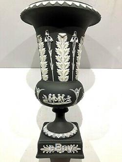 C. 1883 Wedgwood Basalt Black Jasperware 7.5 Acanthus Pedestal Vase Mint Rare