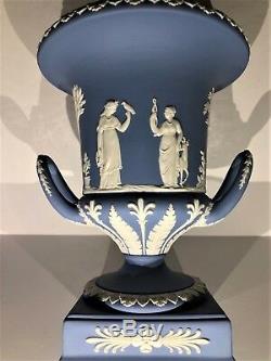 C. 1962 Wedgwood Campana Blue Jasperware Pedestal Urn With Lid 12 Mint