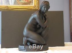 CROUCHING VENUS BLACK BASALT JASPERWARE LARGE FIGURINE by WEDGWOOD & BENTLEY 13