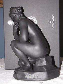 CROUCHING VENUS BLACK BASALT JASPERWARE LARGE FIGURINE by WEDGWOOD & BENTLEY 13