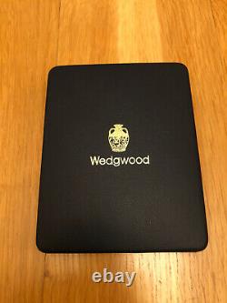 Egyptian Wedgwood Pendant 73mm Dia Black & Gold Gilt KING TUTANKHAMUN Boxed
