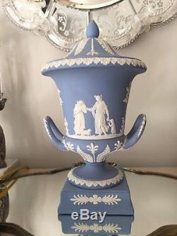 FABULOUS Vintage Wedgwood Blue Jasper Ware Urn Vase w Loop Handles Cover Lid