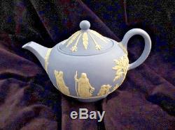 Jasperware Wedgewood Blue Teapot withlid Made in England New Never Used KH