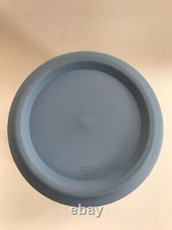 Large Wedgwood Blue jasperware planter in excellent condition