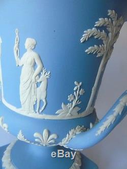Large Wedgwood White on Pale Blue Jasperware Campana Urn Vase & Cover 12