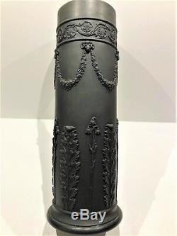 Lg (c. 1930) Wedgwood Basalt Black Jasperware 9-1/2 Acanthus Spill Vase Mint