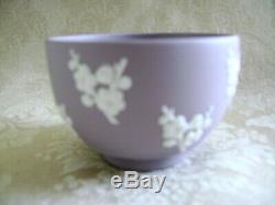 Lovely Pair Of Wedgwood Lilac Jasperware Bute Bowls With White Prunus Blossoms