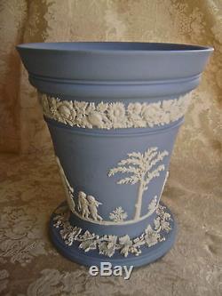 Lovely Very Large Wedgwood Pale Blue Jasperware Arcadian Vase With Frog Insert