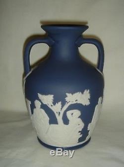 Lovely Vintage Wedgwood Dark Blue & White Jasper Ware Portland Urn Vase