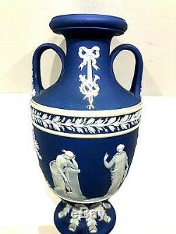 RARE 5 C. 1891 Wedgwood JASPERWARE PORTLAND BLUE Trophy Vase MINT
