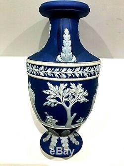 RARE 5 C. 1891 Wedgwood JASPERWARE PORTLAND BLUE Trophy Vase MINT