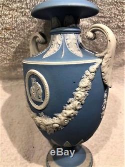RARE C. 184050 Wedgwood Blue Jasperware Trophy Vase NIKE & THE WARRIOR NICE