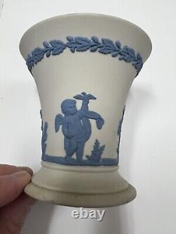 RARE Vintage Wedgwood REVERSE Jasperware 4 Seasons Cupids Cherubs Vase