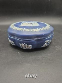 Rare 18thC Wedgwood Jasperware Cobalt Blue Neoclassical Lidded Box 12cm Diameter
