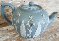 Rare Antique Wedgwood Jasperware Tea Pot Bell Flowers Fern Leaf Blue-Green Solid