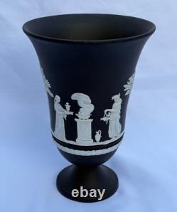 Rare Vintage Collection Wedgwood Black Jasperware Footed Vase 7,3 England 1968