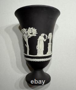 Rare Vintage Collection Wedgwood Black Jasperware Footed Vase 7,3 England 1968