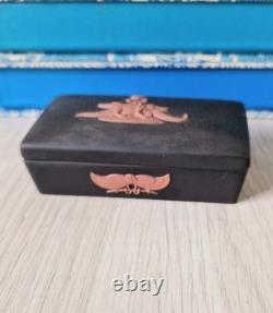 Rare Wedgwood Black Jasperware Terracotta Egyptian Crocodiles Trinket Box