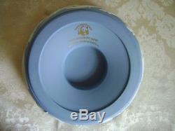 Rare Wedgwood Blue Jasperware World Wildlife Danbury Mint Pedestal Bowl Mint