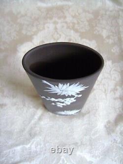 Rare Wedgwood Dark Taupe Jasperware 6 1/2 Spill Vase With Prunus Blossoms