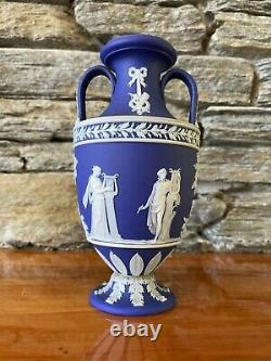 Rare Wedgwood Deep Blue Jasperware - Urn / Trophy vase