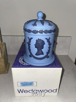 Rare Wedgwood Jasperware Commemorative Silver Jubilee Cigarette Jar. Boxed