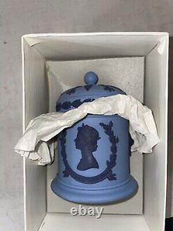 Rare Wedgwood Jasperware Commemorative Silver Jubilee Cigarette Jar. Boxed