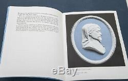 Rare Wedgwood National Portrait Gallery Limited Edition Jasperware Medallion Set