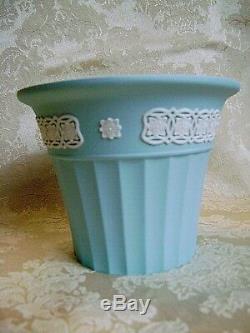 Rare Wedgwood Turquoise Blue Jasperware Jardeniere Cache Pot Mint