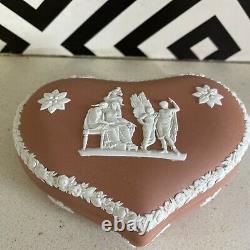 Stunning wedgwood terracotta jasper ware large heart shaped trinket box
