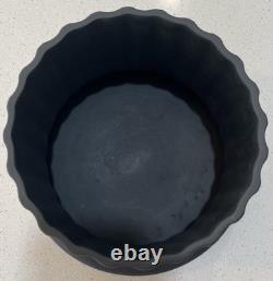 VERY RARE Wedgwood Library Collection Black And Cane Jasperware Planter 16.5 cm