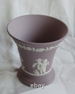 VINTAGE Wedgwood White on Lilac Jasper Ware Seasons Posy Pot RARE Boxed 2644