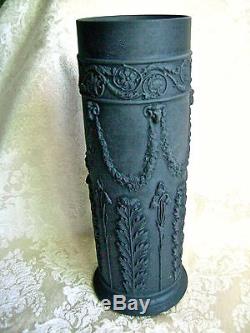 Very Large Circa 1869 Wedgwood Black Jasperware 8 1/2 Arcadian Spill Vase