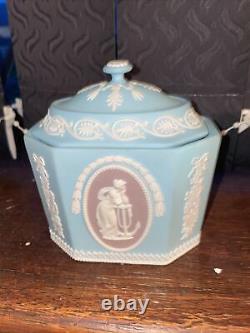 Very Rare Tri Colour Wedgwood Jasperware Sugar Box